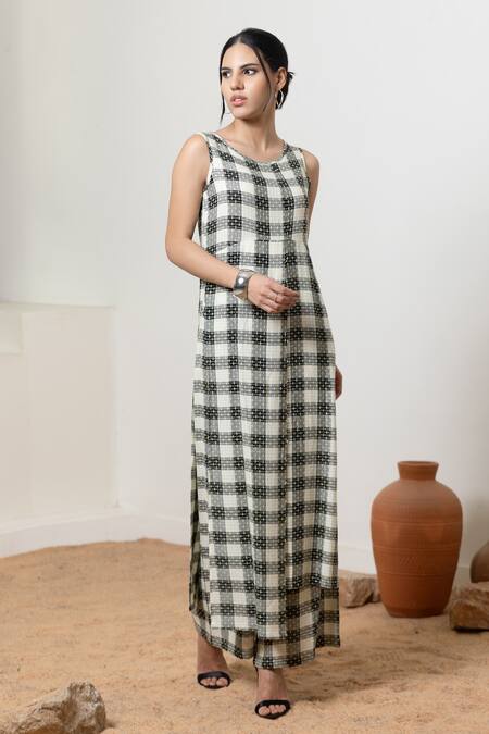Buy_Orcr_Black Cotton Beads Round Neck Checkered Asymmetric Tunic And Flared Pant Set _Online_at_Aza_Fashions
