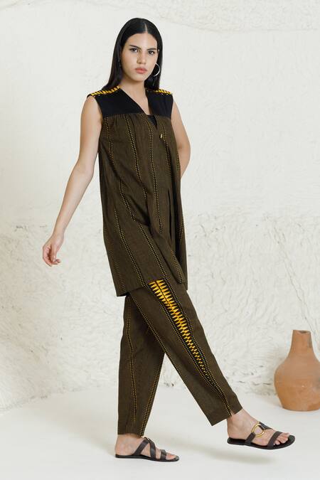 Buy_Orcr_Black Cotton Sequins V-neck Striped Jacket Kurta Set _Online_at_Aza_Fashions