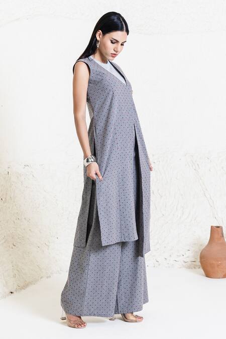 Shop_Orcr_Gray Cotton V-neck Grey Polka Dot Asymmetric Jacket Kurta Set _Online_at_Aza_Fashions