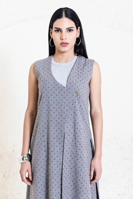 Buy_Orcr_Gray Cotton V-neck Grey Polka Dot Asymmetric Jacket Kurta Set 