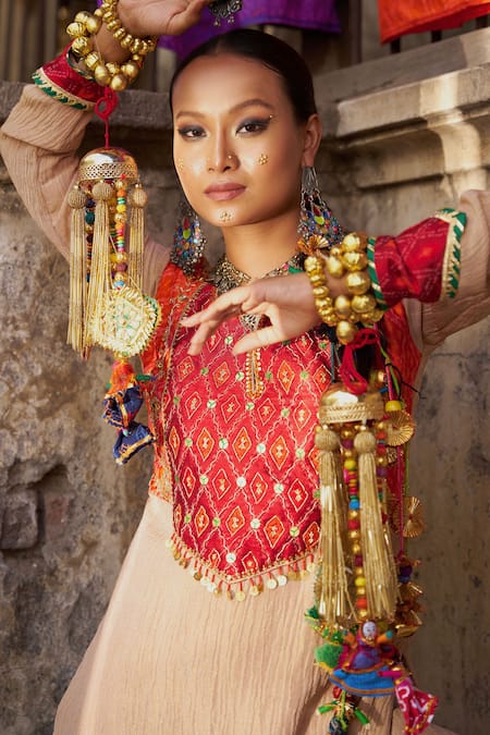 Muskann Kapadiaa Beige Ikat Zari Embroidered Kurta Set 