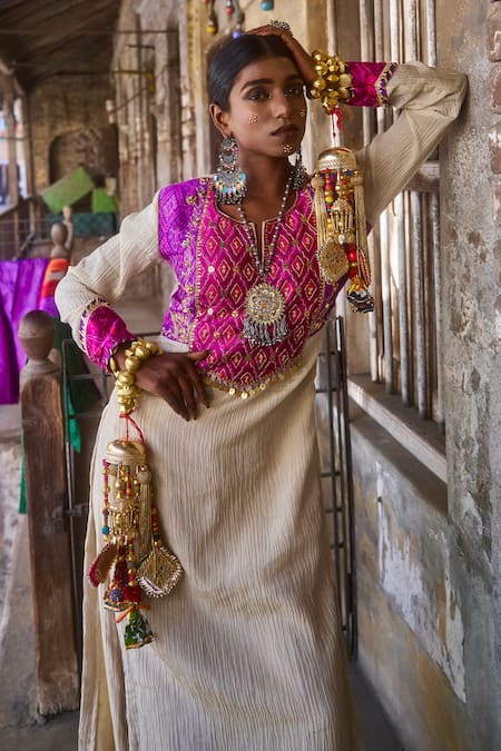 Muskann Kapadiaa Beige Ikat Embroidered Kurta Set 