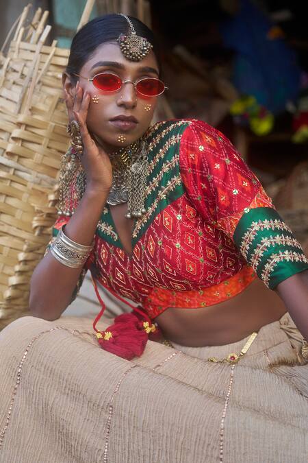 Buy_Muskann Kapadiaa_Red Silk, Crepe Sequins, Zari, Tassels V-neck Gota Embroidered Beige Lehenga Set _Online_at_Aza_Fashions