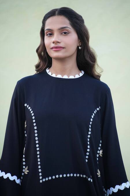 Jyoti Bansal Black Cotton Embroidery, Lace Scoop Neck Kurta Set With Salwar Online at Aza Fashions Jyoti Bansal_Black Cotton Embroidery, Lace Scoop Neck Kurta Set With Salwar _Online_at_Aza_Fashions