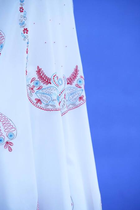 Buy_Jyoti Bansal_White Linen Embroidery, Lace, Beads Split V-neck Floral Kurta Set _Online_at_Aza_Fashions