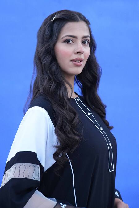 Buy_Jyoti Bansal_Black Linen Embroidery, Beads Round Neck Blossom Color Block Kurta Set _Online_at_Aza_Fashions