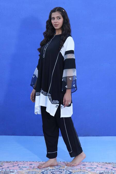 Shop_Jyoti Bansal_Black Linen Embroidery, Beads Round Neck Blossom Color Block Kurta Set _Online_at_Aza_Fashions