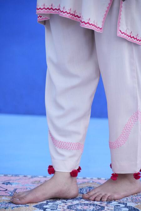 Buy_Jyoti Bansal_Off White Linen, Cotton Pom-poms, Embroidery Split V-neck Tonal Kurta Set _Online_at_Aza_Fashions