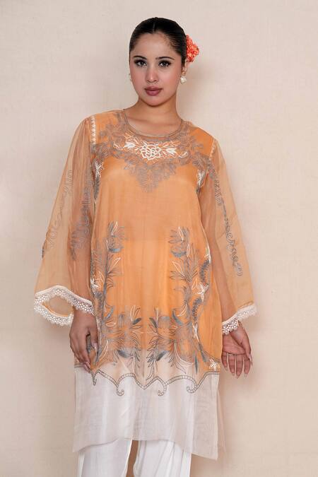 Jyoti Bansal_Peach Organza, Linen Embroidery, Lace Round Neck Dori Color Block Kurta Set _Online_at_Aza_Fashions