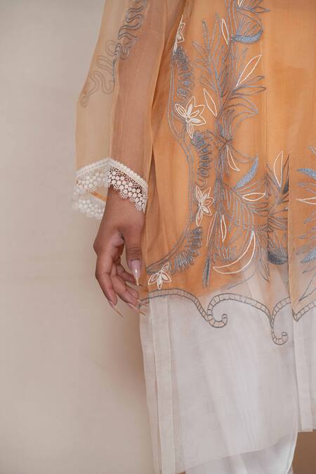Buy_Jyoti Bansal_Peach Organza, Linen Embroidery, Lace Round Neck Dori Color Block Kurta Set _Online_at_Aza_Fashions