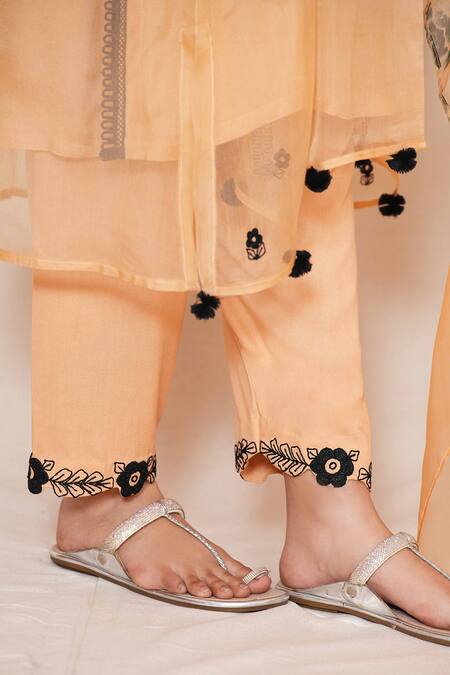 Buy_Jyoti Bansal_Peach Organza, Linen Pom-poms, Embroidery Collared Floral Vine Dori Kurta Set _Online_at_Aza_Fashions