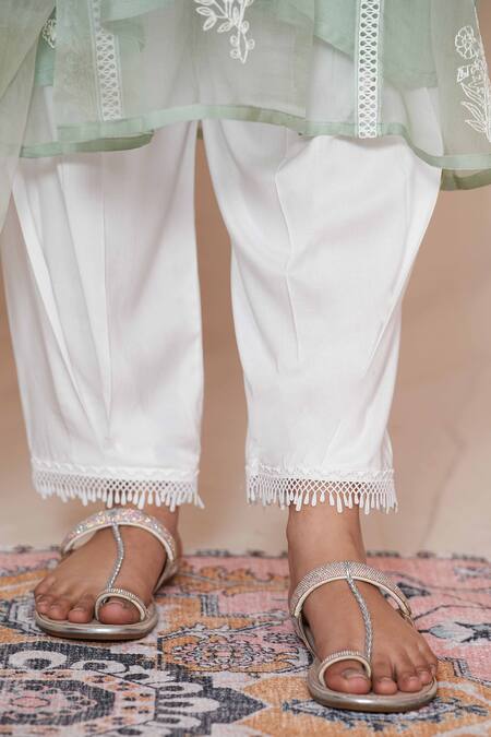 Buy_Jyoti Bansal_Green Organza Pearls, Lace Mandarin Collar Floral Vine Embroidered Kurta Set _Online_at_Aza_Fashions