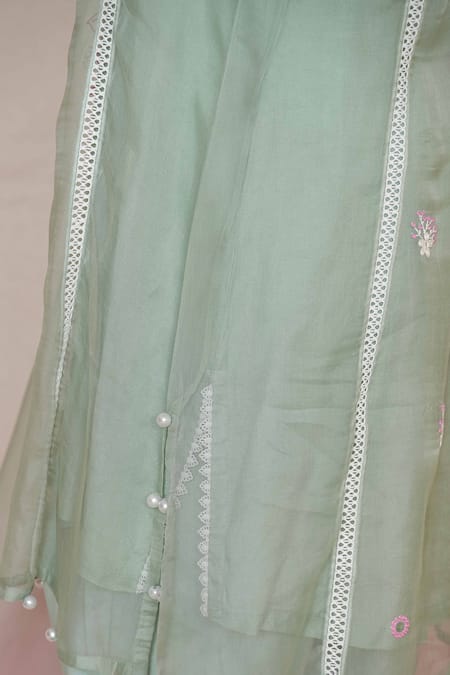 Buy_Jyoti Bansal_Green Organza, Cotton Pearls, Lace V-neck Mint Floral Applique Kurta Set _Online_at_Aza_Fashions