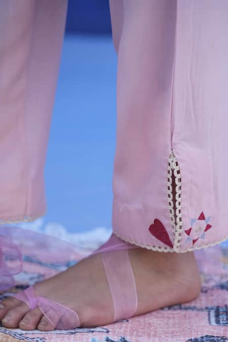 Jyoti Bansal Pink Linen, Cotton Tassels, Lace, Embroidery Open Neck Floral Tie-up Kurta Set Online at Aza Fashions Jyoti Bansal_Pink Linen, Cotton Tassels, Lace, Embroidery Open Neck Floral Tie-up Kurta Set _Online_at_Aza_Fashions