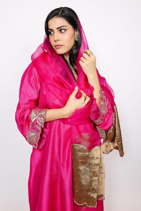 Buy Brahmand By Vertika Kalra Pink Silk Embroidery Choker Neck Aari Kurta Set Online at Aza Fashions Buy_Brahmand By Vertika Kalra_Pink Silk Embroidery Choker Neck Aari Kurta Set _Online_at_Aza_Fashions