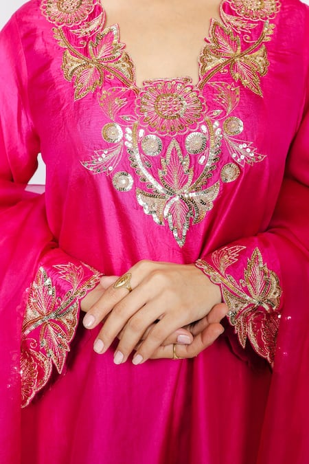 Buy Brahmand By Vertika Kalra Pink Silk Embroidery Choker Neck Aari Kurta Set Buy_Brahmand By Vertika Kalra_Pink Silk Embroidery Choker Neck Aari Kurta Set