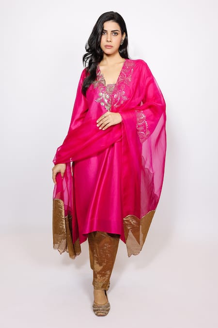 Shop Brahmand By Vertika Kalra Pink Silk Embroidery Choker Neck Aari Kurta Set Shop_Brahmand By Vertika Kalra_Pink Silk Embroidery Choker Neck Aari Kurta Set