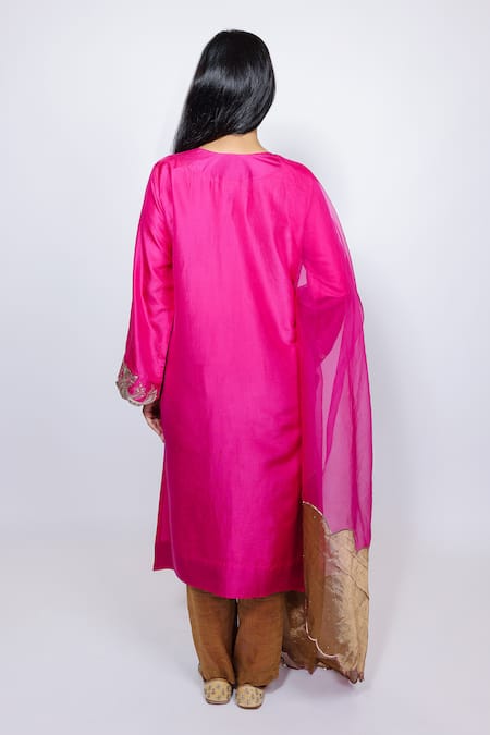 Brahmand By Vertika Kalra Pink Aari Embroidered Kurta Set 