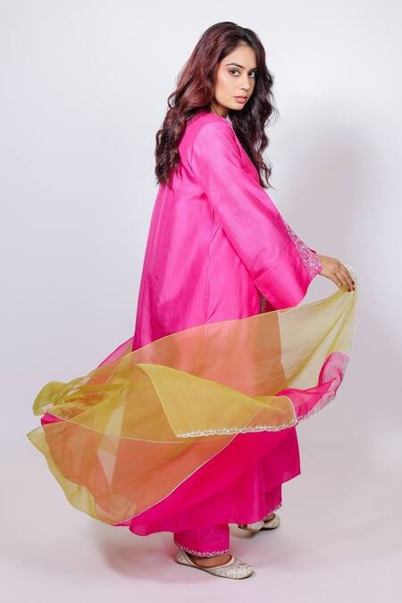 Buy Brahmand By Vertika Kalra Pink Silk, Organza Embroidery Round Neck Pita Kasab Kurta Set Buy_Brahmand By Vertika Kalra_Pink Silk, Organza Embroidery Round Neck Pita Kasab Kurta Set