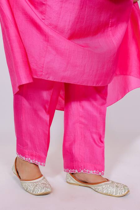 Shop Brahmand By Vertika Kalra Pink Silk, Organza Embroidery Round Neck Pita Kasab Kurta Set Shop_Brahmand By Vertika Kalra_Pink Silk, Organza Embroidery Round Neck Pita Kasab Kurta Set