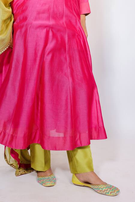 Buy_Brahmand By Vertika Kalra_Pink Chanderi Sequins Round Neck Anarkali Pant Set 