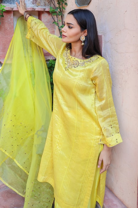 Buy Brahmand By Vertika Kalra Yellow Chanderi Sequins, Embroidery Round Neck Floral Kurta Set Buy_Brahmand By Vertika Kalra_Yellow Chanderi Sequins, Embroidery Round Neck Floral Kurta Set
