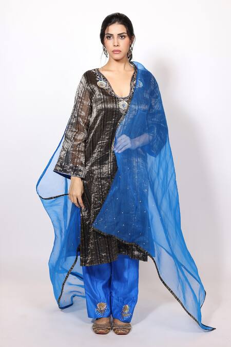 Shop_Brahmand By Vertika Kalra_Black Silk Embroidery Round Neck Floral Kurta Set _Online_at_Aza_Fashions