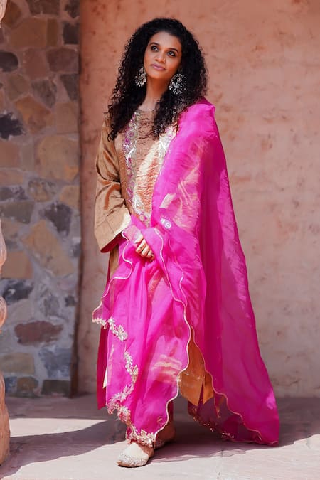 Buy_Brahmand By Vertika Kalra_Gold Silk Embroidery Round Neck Zardozi And Sitara Kurta Set _Online_at_Aza_Fashions