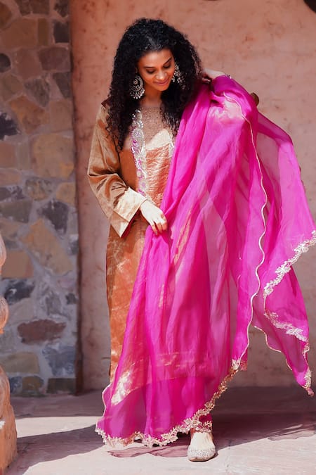 Brahmand By Vertika Kalra_Gold Silk Embroidery Round Neck Zardozi And Sitara Kurta Set _at_Aza_Fashions