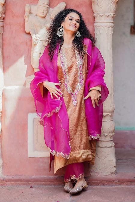 Buy_Brahmand By Vertika Kalra_Gold Silk Embroidery Round Neck Zardozi And Sitara Kurta Set 