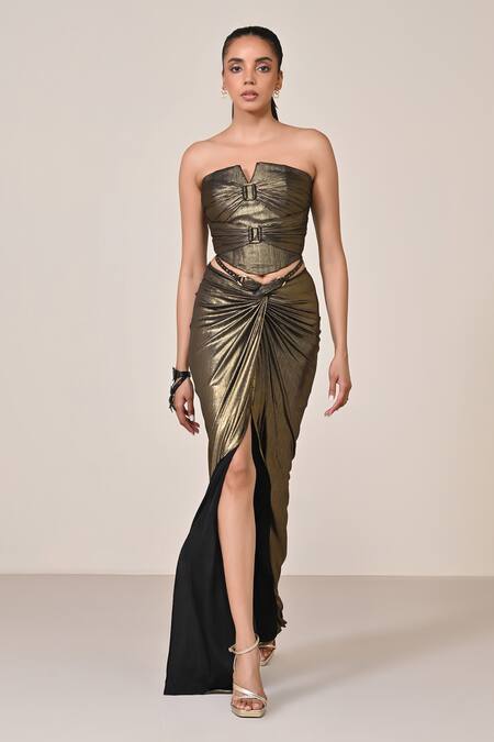 S&N By Shantnu Nikhil_Gold Lurex Studs V-neck Metallic Embellished Corset Top_Online_at_Aza_Fashions