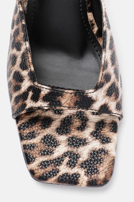 Zori World Brown Leopard Print Heels at Aza Fashions Zori World_Brown Leopard Print Heels _at_Aza_Fashions