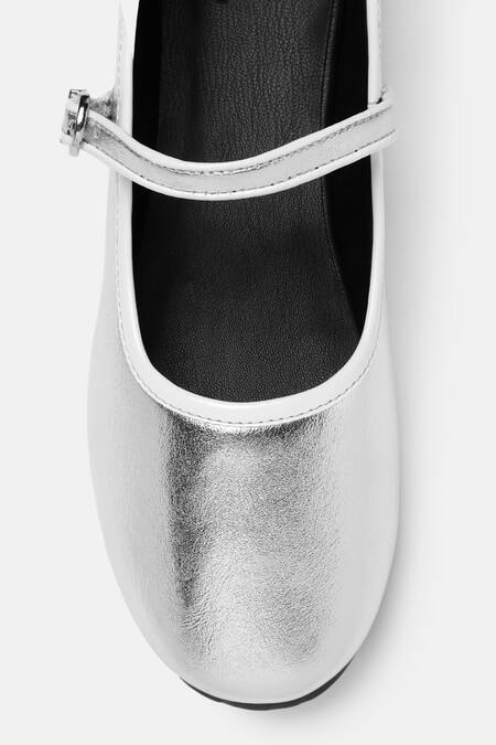 Buy_Zori World_Silver Pipe Detail Mary Jane Flats 