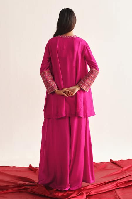 Shop Twenty Nine Pink Silk Embroidery V-neck Marodi Kurta Set at Aza Fashions Shop_Twenty Nine_Pink Silk Embroidery V-neck Marodi Kurta Set _at_Aza_Fashions