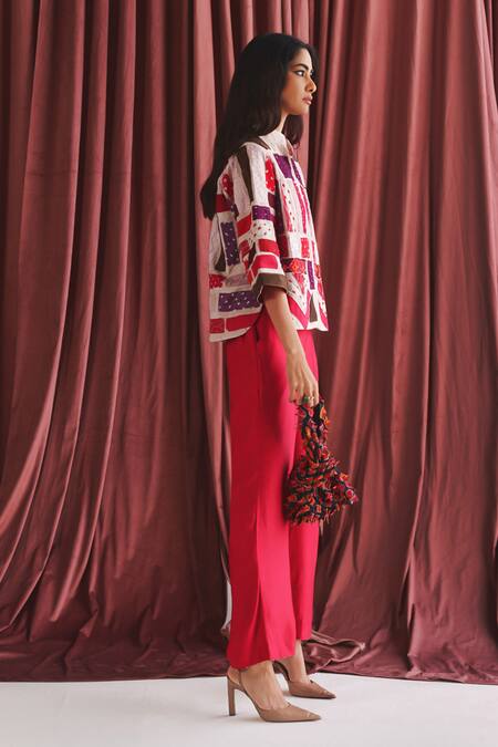 Twenty Nine Red Cotton Collared Bandhani And Patola Patchwork Jacket Online at Aza Fashions Twenty Nine_Red Cotton Collared Bandhani And Patola Patchwork Jacket _Online_at_Aza_Fashions