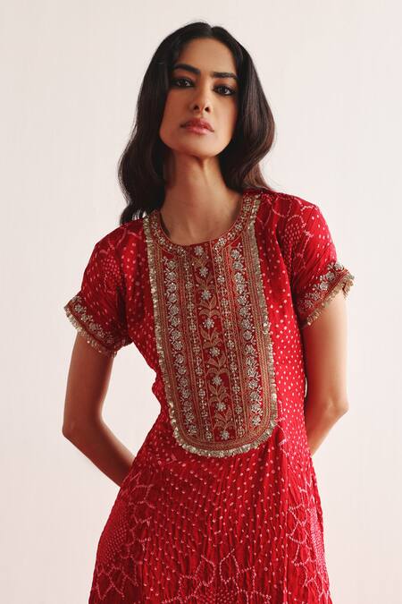 Twenty Nine Red Embroidery Round Neck Bandhani Tie Dye Kurta at Aza Fashions Twenty Nine_Red Embroidery Round Neck Bandhani Tie Dye Kurta _at_Aza_Fashions