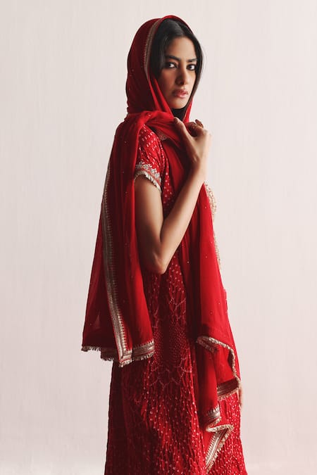 Twenty Nine Red Georgette Mirrors Mukaish Embroidered Dupatta Online at Aza Fashions Twenty Nine_Red Georgette Mirrors Mukaish Embroidered Dupatta _Online_at_Aza_Fashions