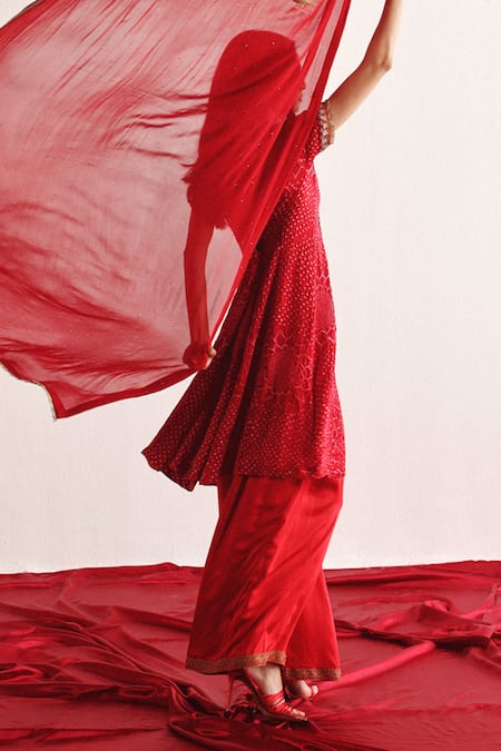 Shop Twenty Nine Red Georgette Mirrors Mukaish Embroidered Dupatta at Aza Fashions Shop_Twenty Nine_Red Georgette Mirrors Mukaish Embroidered Dupatta _at_Aza_Fashions