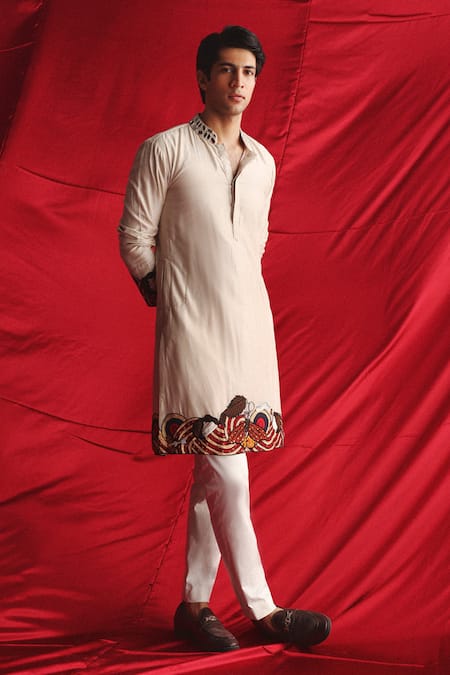 Twenty Nine_Ivory Cotton, Silk Mirrors, Applique Embroidered Kurta _Online_at_Aza_Fashions