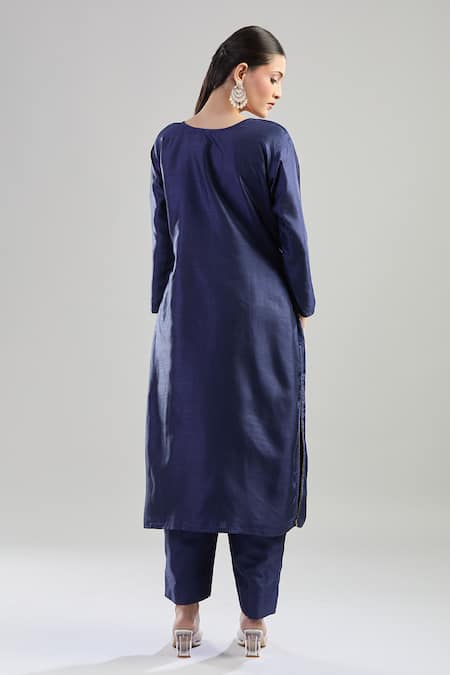 Naintara Bajaj Embroidered Kurta Pant Set 