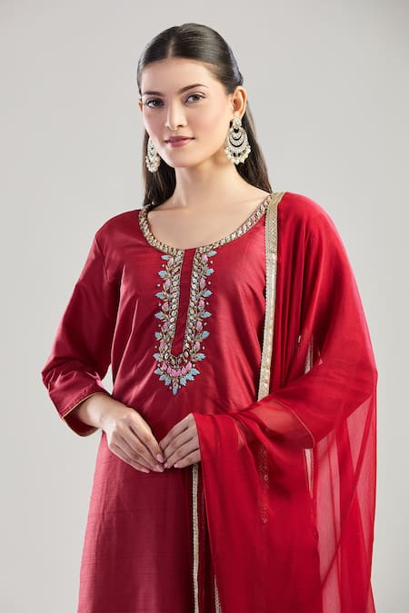 Samyukta Singhania_Maroon Silk, Chiffon Sequins, Beads Round Neck Dabka Embroidered Kurta Pant Set _at_Aza_Fashions