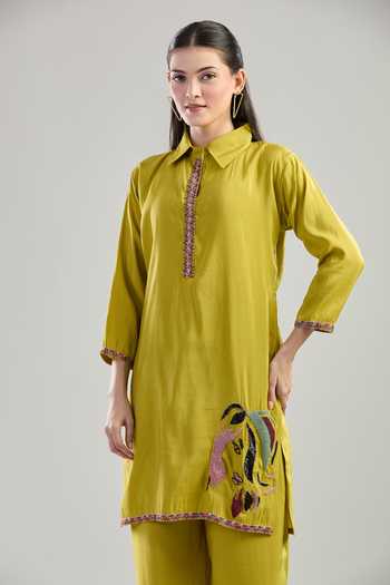 Khwaab By Sanjana Lakhani Green Polyester Lace Shawl Neck Seed Bead Embroidered Kurta Set Online at Aza Fashions Khwaab By Sanjana Lakhani_Green Polyester Lace Shawl Neck Seed Bead Embroidered Kurta Set _Online_at_Aza_Fashions