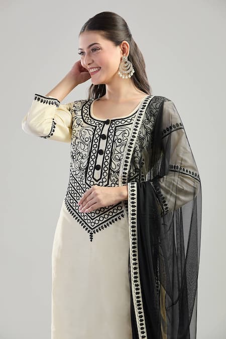 Samyukta Singhania_Cream Silk, Net Embroidery Scoop Neck Aari Kurta Pant Set _Online_at_Aza_Fashions