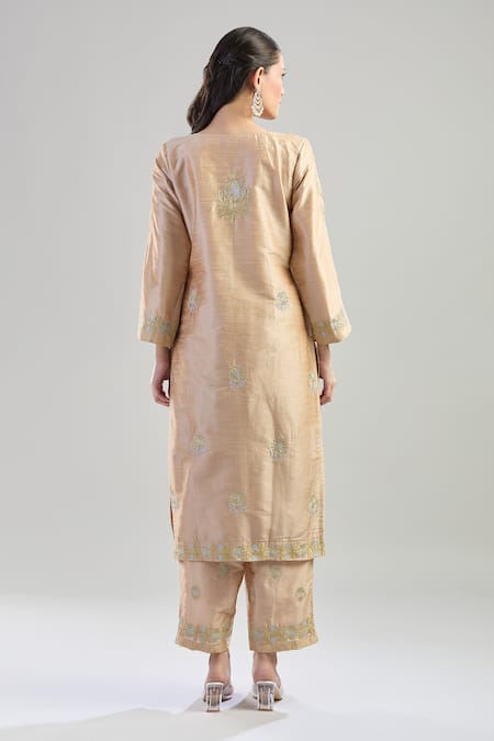 Samyukta Singhania Zari Embroidered Kurta Set 