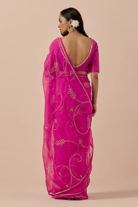 Ikshita Choudhary Embroidered Blossom Pattern Saree Set 