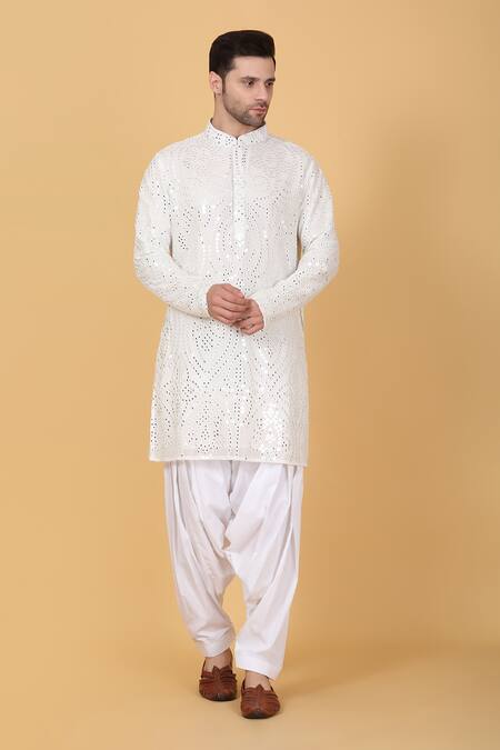 Buy_Aham-Vayam_White Cotton Mirrors, Embroidery Work Kurta Set _Online_at_Aza_Fashions