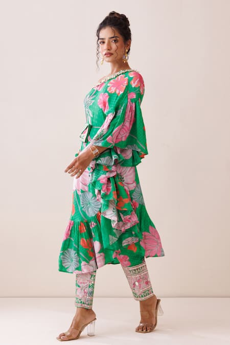 Kisakshi Jaipur_Green Crepe Pearls, Beads, Sequins, Embroidery One Floral Embellished Kurta Set _at_Aza_Fashions