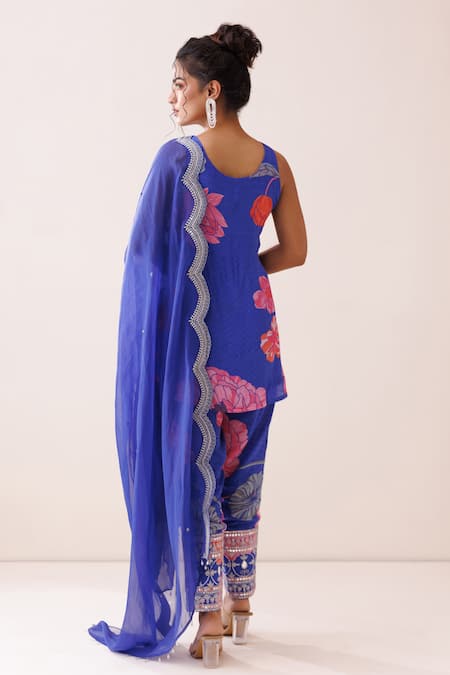 Kisakshi Jaipur Floral Embroidered Kurta Pant Set 