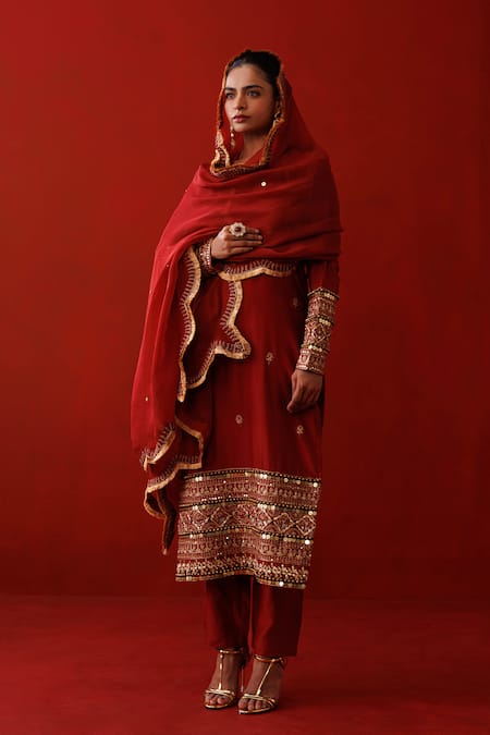 Kisakshi Jaipur_Red Chanderi, Organza Pearls, Sequins, Zari Embroidered Cropped Jacket Kurta Set _Online_at_Aza_Fashions