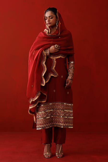 Shop_Kisakshi Jaipur_Red Chanderi, Organza Pearls, Sequins, Zari Embroidered Cropped Jacket Kurta Set _Online_at_Aza_Fashions